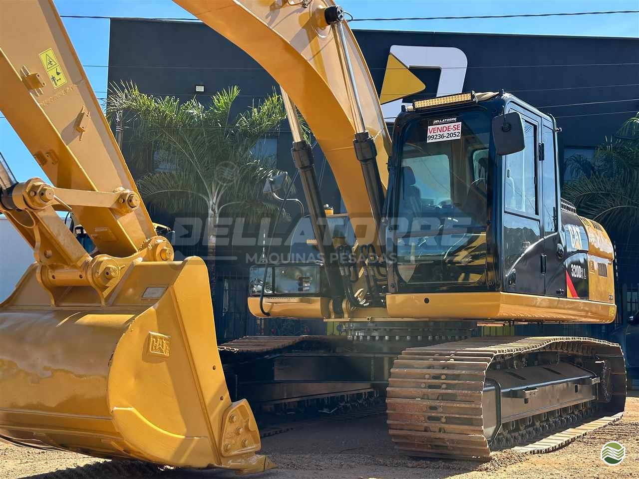 ESCAVADEIRA CATERPILLAR 320D2 DellaTorre Máquinas Pesadas PALMAS TOCANTINS TO